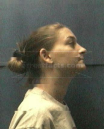Nicole R Holcomb