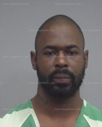 Tavares Mosesray Woods